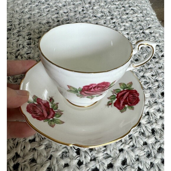 Vintage RARE Paragon Double Mark Warranty Floating Rose Tea Cup And Saucer Set - Picture 2 of 8